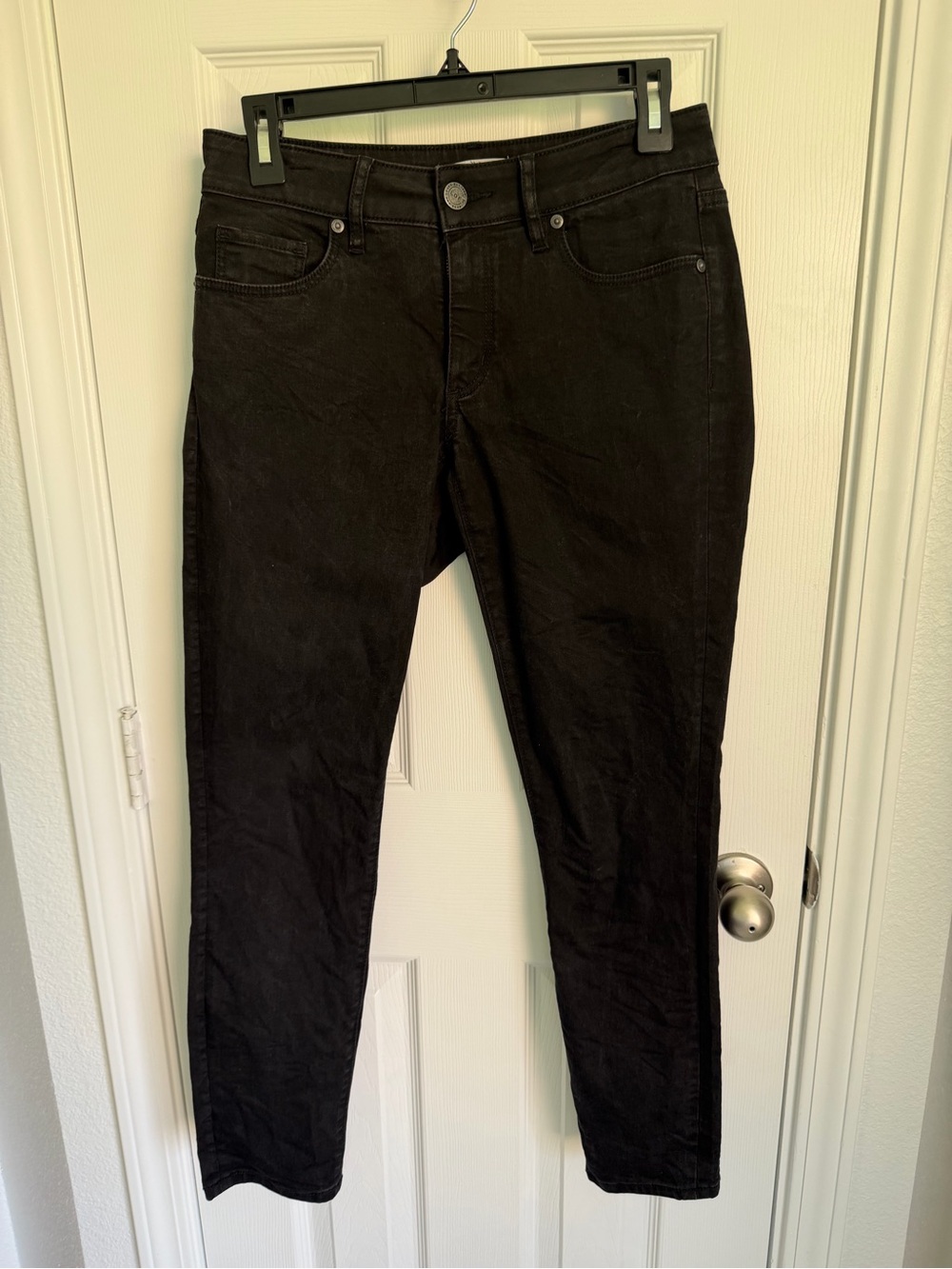 LOFT Black Curvy Skinny Jeans